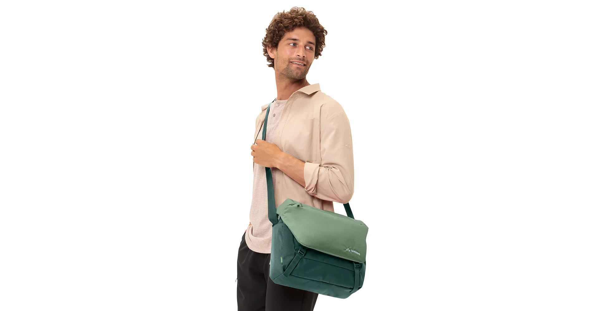 VAUDE Umhängetasche ROM S III - hochwertige Messenger Bag Herren & Damen aus recyceltem PET, wasserabweisende Schultertasche mit Notebook-Fach für den urbanen Alltag - dark cherry